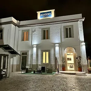 Academy فندق
